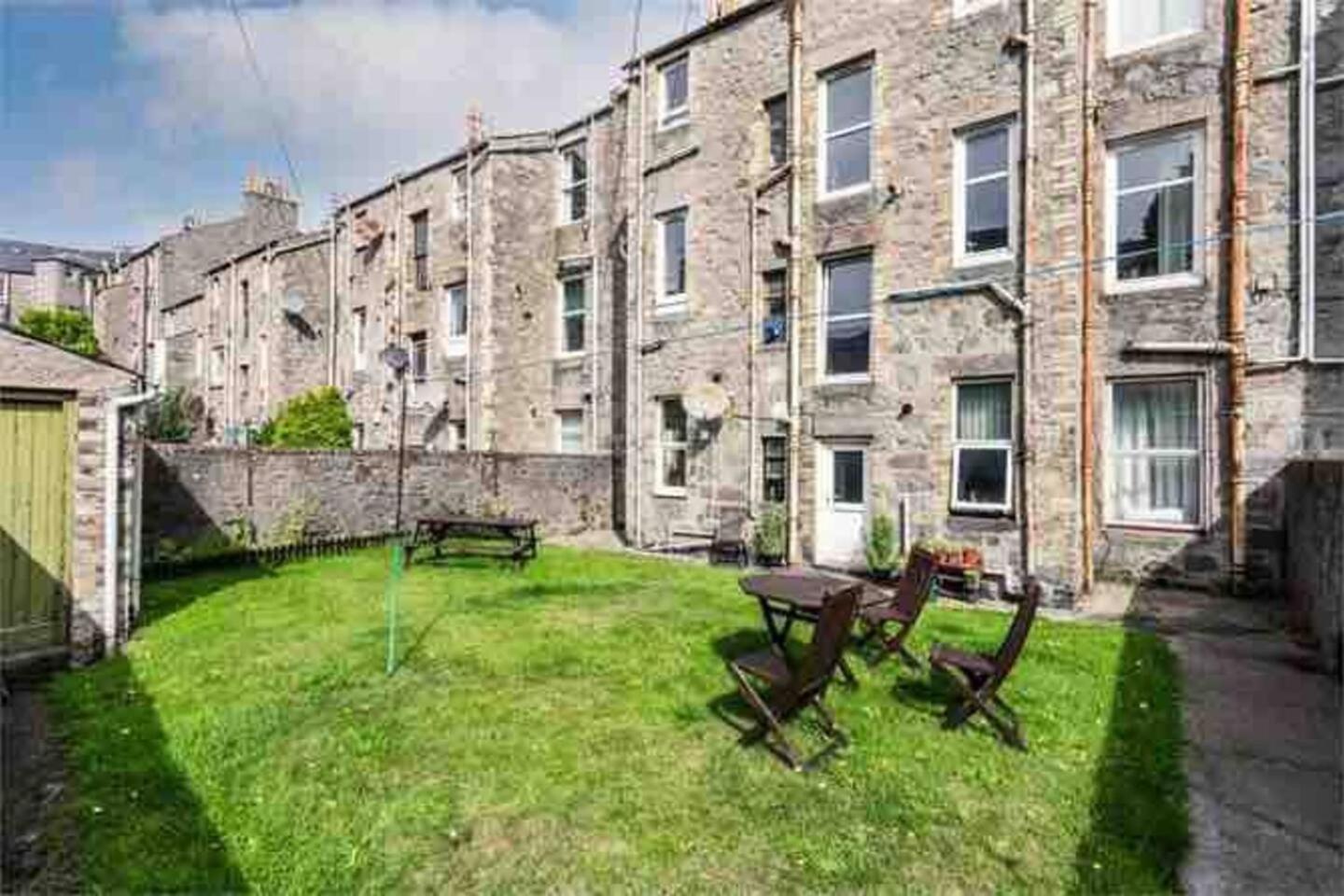 Apartment Stunning 1-bed In Centre *