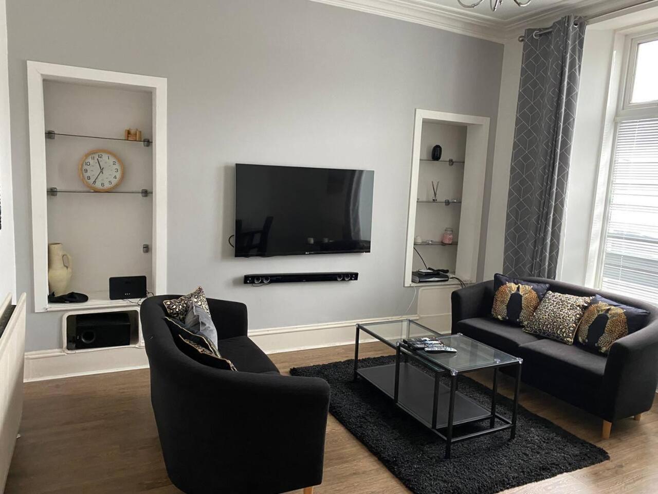 Stunning 1-bed In Centre Apartment Aberdeen