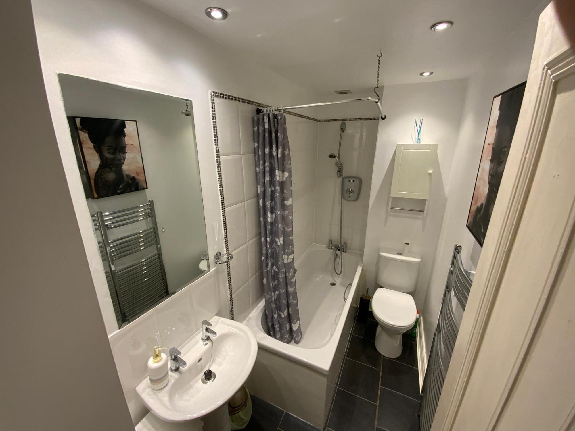Stunning 1-bed In Centre Apartment Aberdeen